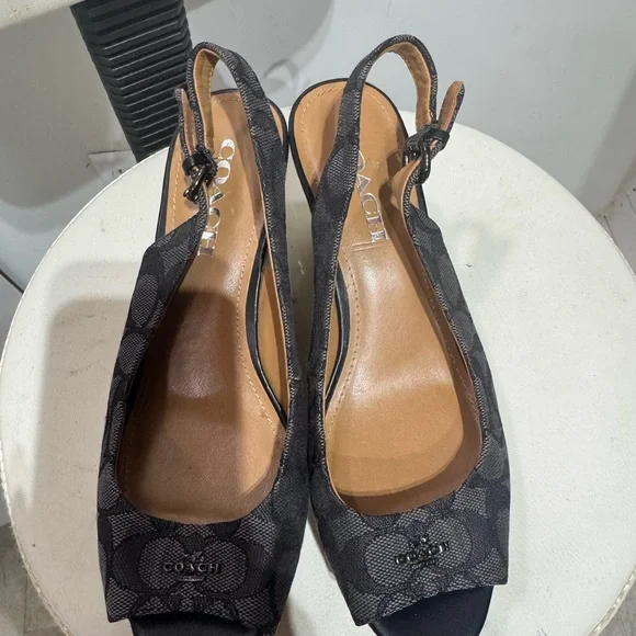 Coach ferry Black and Tan Wedge Sandals - Picture 5 of 6